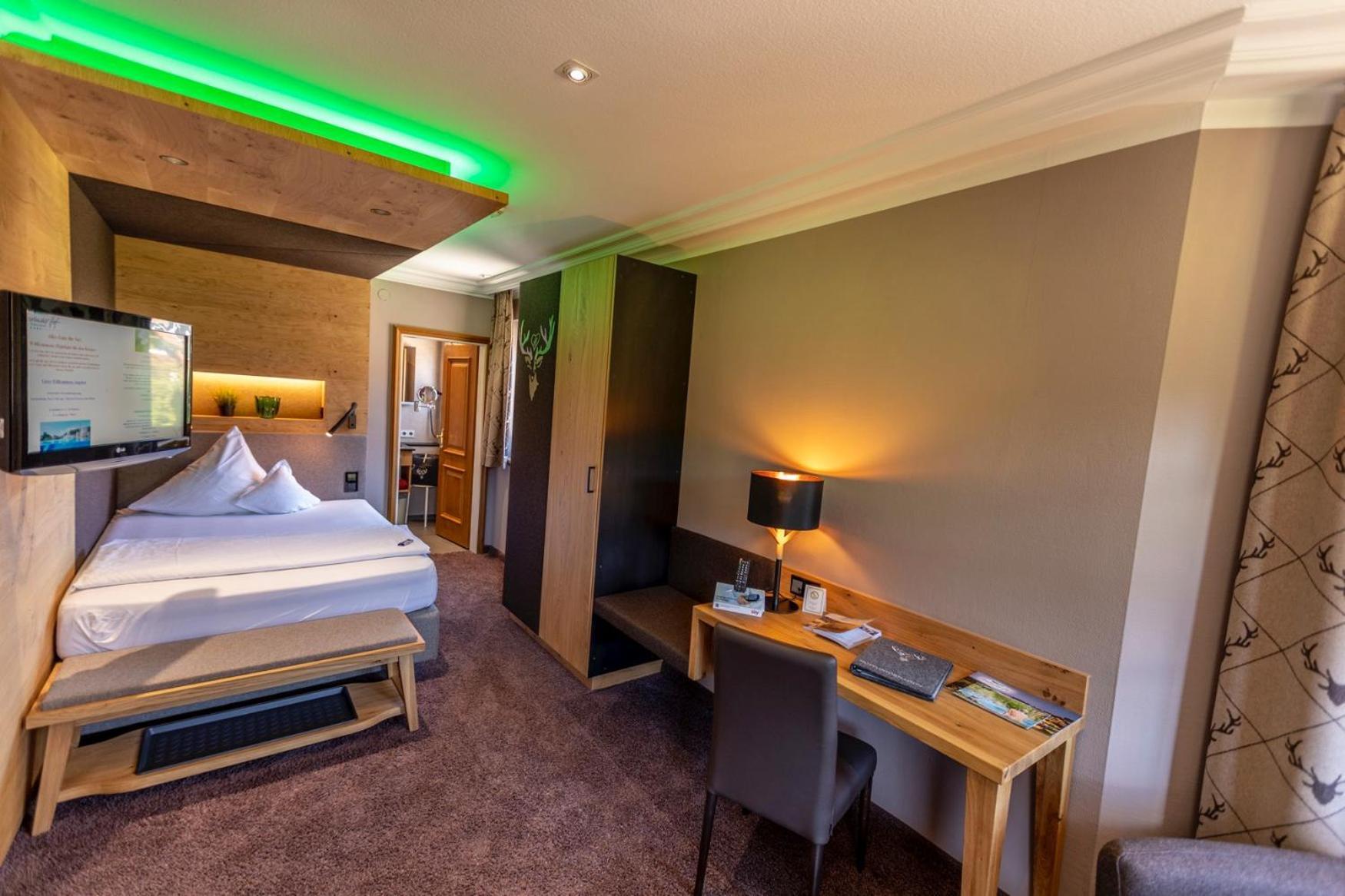 Hotel Heselbacher Hof バイアースブロン エクステリア 写真